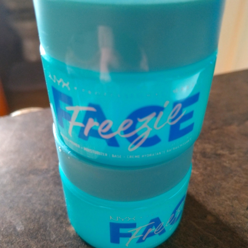 NYX Freezie Face Cooling Moisturizer & Primer